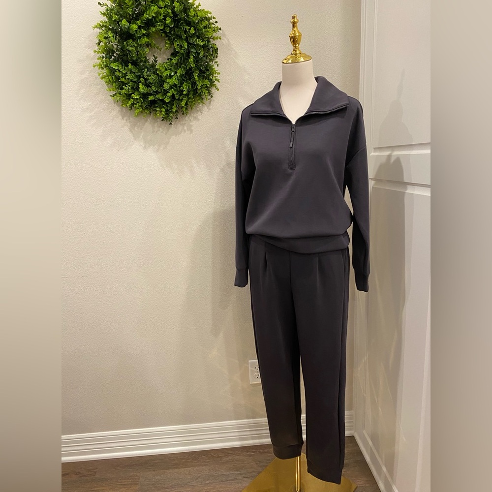 Women’s Jogger Set